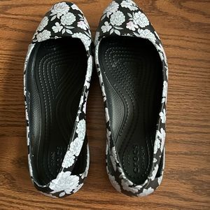 Crocs, Size 4, Black with Flowers